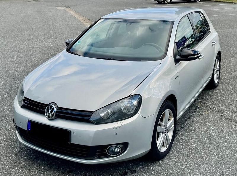 Silber Gebraucht 2012 VW Golf VII Match Limousine | 6.900 € (Fairer Preis) - Bild 1/3