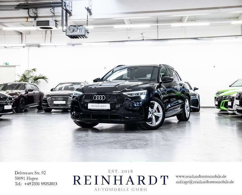 Brillantschwarz Gebraucht 2023 Audi e-tron S-Line SUV | 41.015 € - Bild 1/3