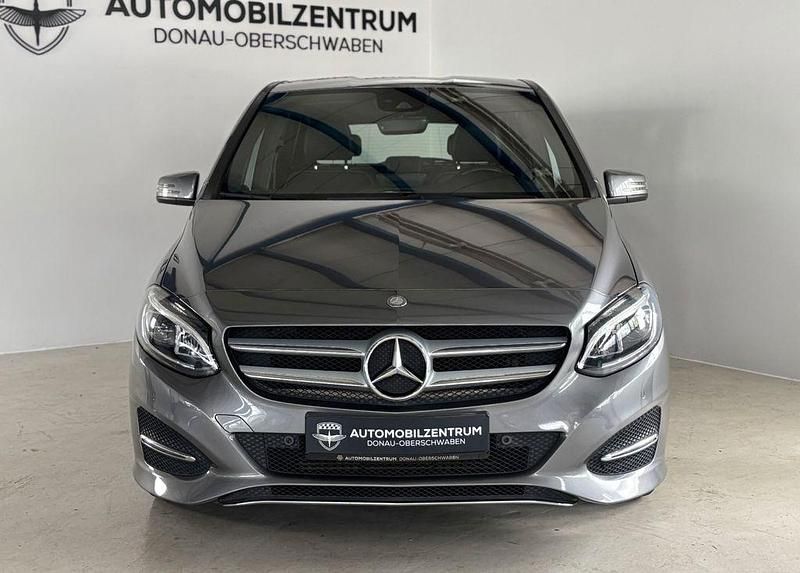Gebraucht Mercedes B200 Urban 156 PS (114 kW) 2015 Grau Van / Kleinbus