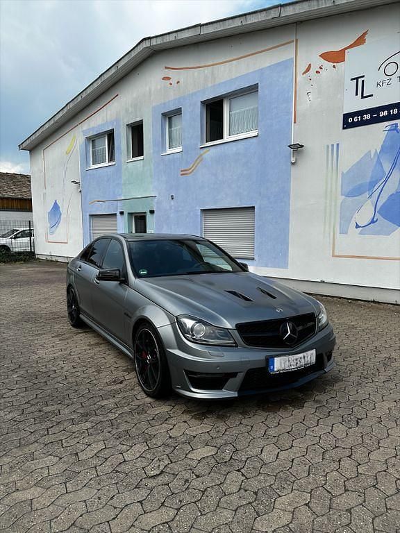 Grau Gebraucht 2013 Mercedes C63 AMG AMG Limousine | 79.999 € - Bild 1/4