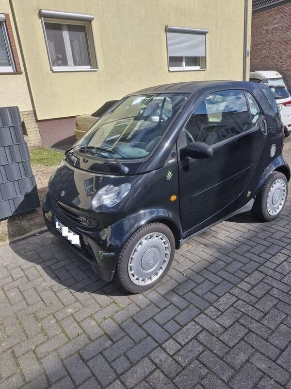 Schwarz Gebraucht 2005 Smart ForTwo Coupé Pure Coupé | 2.650 € (Fairer Preis) - Bild 1/4
