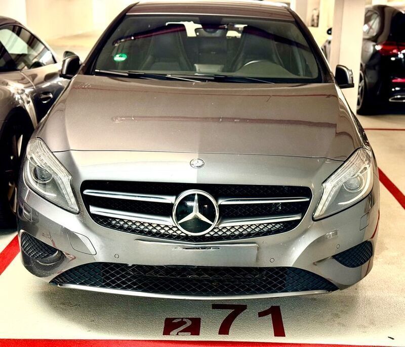 Grau Gebraucht 2014 Mercedes A180 Style Limousine | 10.900 € (Fairer Preis) - Bild 1/4