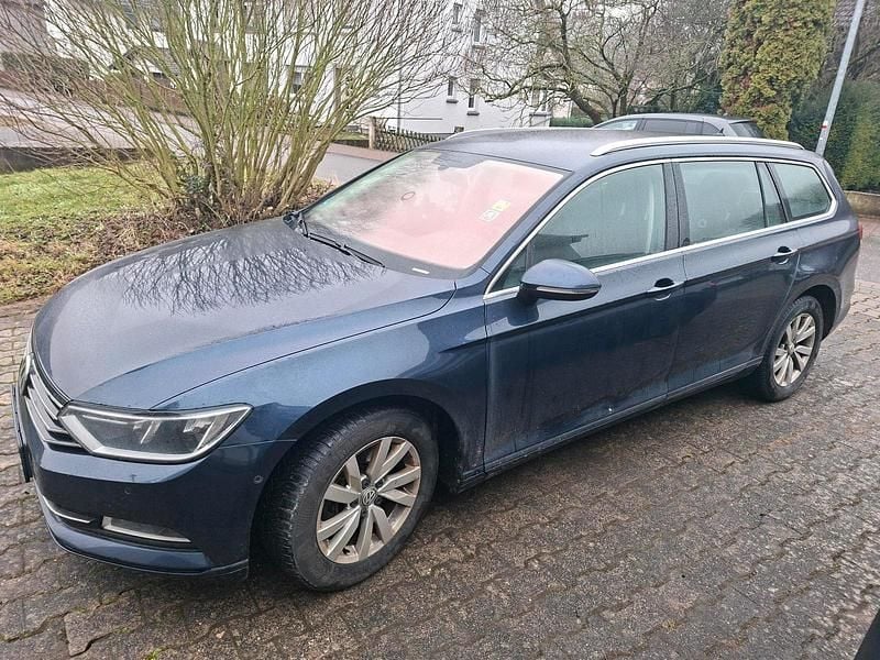 Gebraucht VW Passat Comfortline 190 PS (139 kW) 2015 Blau Kombi