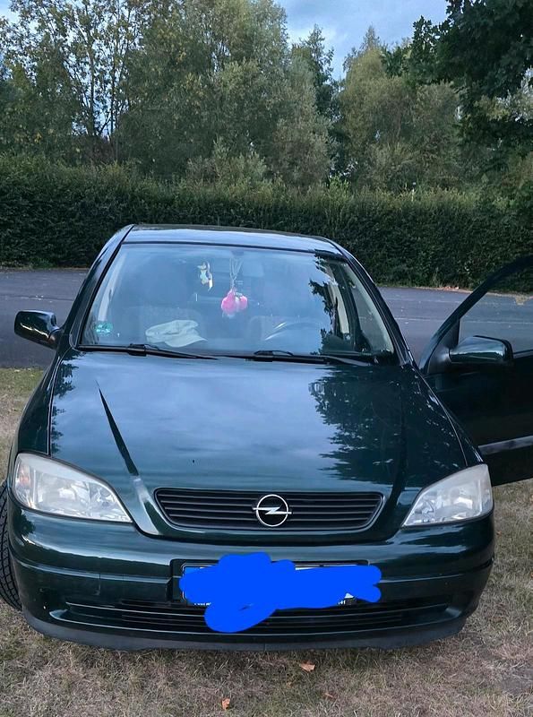 Grün Gebraucht 1999 Opel Astra Limousine | 1.850 € (Fairer Preis) - Bild 1/4