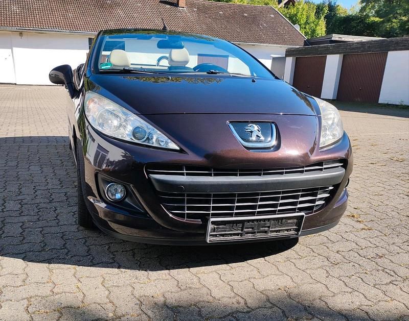 Grau Gebraucht 2014 Peugeot 207 CC Cabrio | 5.100 € (Fairer Preis) - Bild 1/4