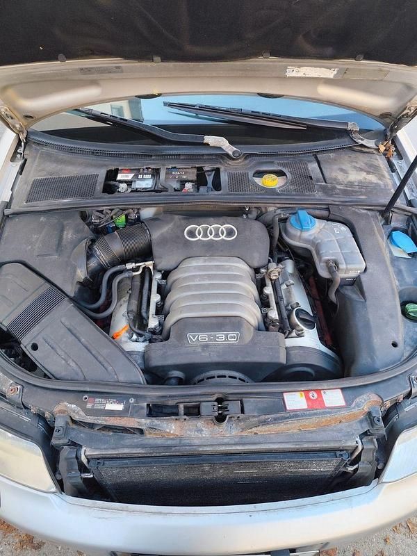 Gebraucht Audi A4 Basis 220 PS (161 kW) 2002 Silber Limousine