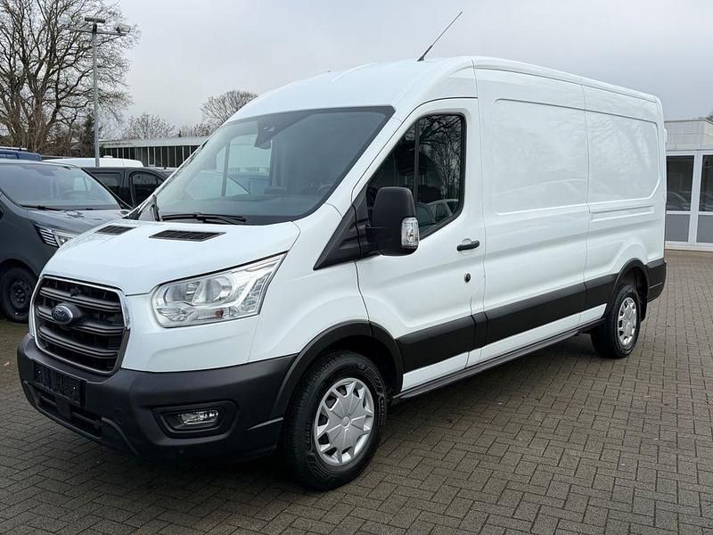 Gebraucht Ford Transit Trend 131 PS (96 kW) 2022 Weiß Van / Kleinbus