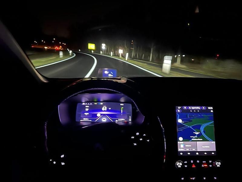 Gebraucht Renault Mégane IV Intens 140 PS (102 kW) 2021 Blau Limousine