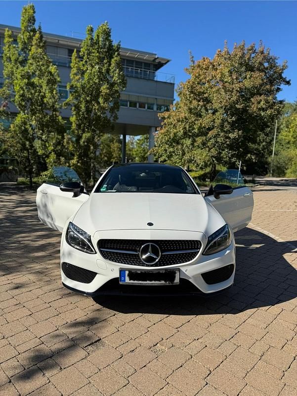 Gebraucht Mercedes C300 AMG line 245 PS (180 kW) 2017 Weiß Coupé