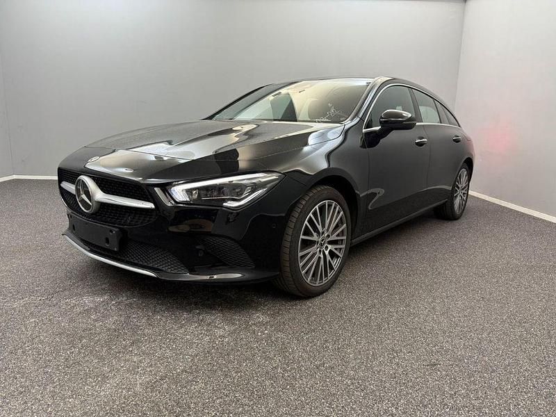 Schwarz Gebraucht 2022 Mercedes CLA250e Shooting Brake Kombi | 23.799 € (Guter Preis) - Bild 1/4