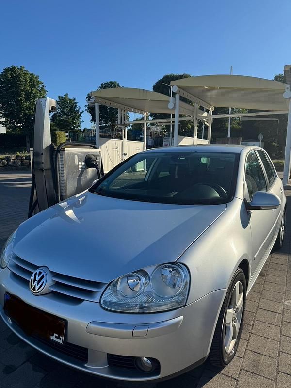 Grau Gebraucht 2009 VW Golf VI United Kleinwagen | 2.200 € (Superpreis) - Bild 1/4