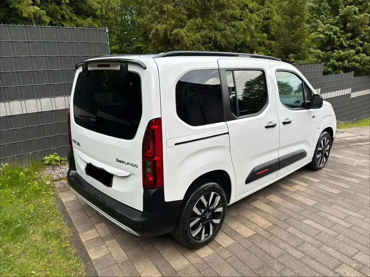 Gebraucht Citroën Berlingo 130 PS (95 kW) 2025 Weiß Van / Kleinbus