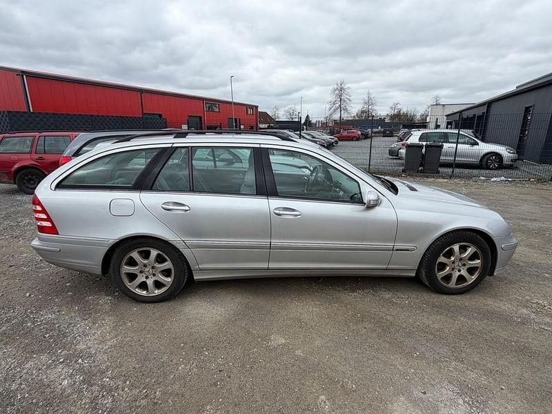 Gebraucht Mercedes C220 150 PS (110 kW) 2004 Silber Kombi