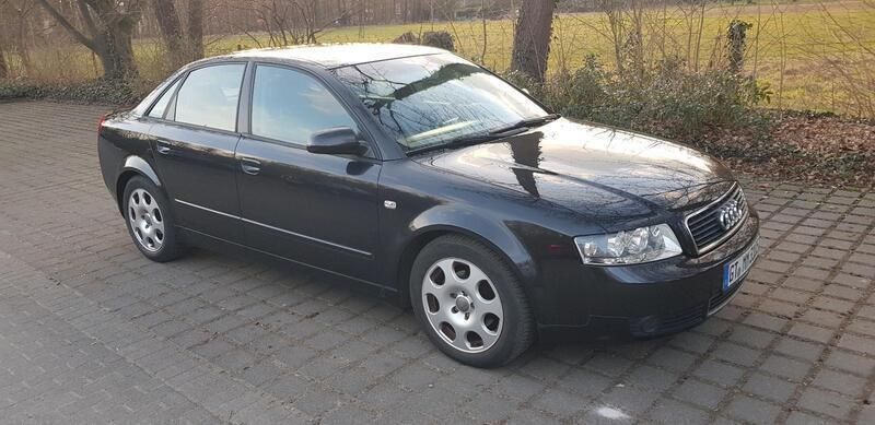 Schwarz Gebraucht 2004 Audi A4 Limousine | 1.850 € (Guter Preis) - Bild 1/4