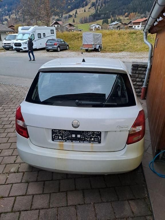 Gebraucht Skoda Fabia 60 PS (44 kW) 2009 Weiß Limousine