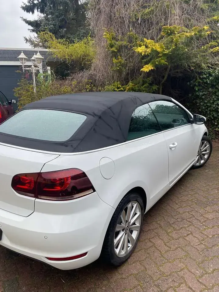 Gebraucht VW Golf Cabriolet 105 PS (77 kW) 2012 Weiß Cabrio