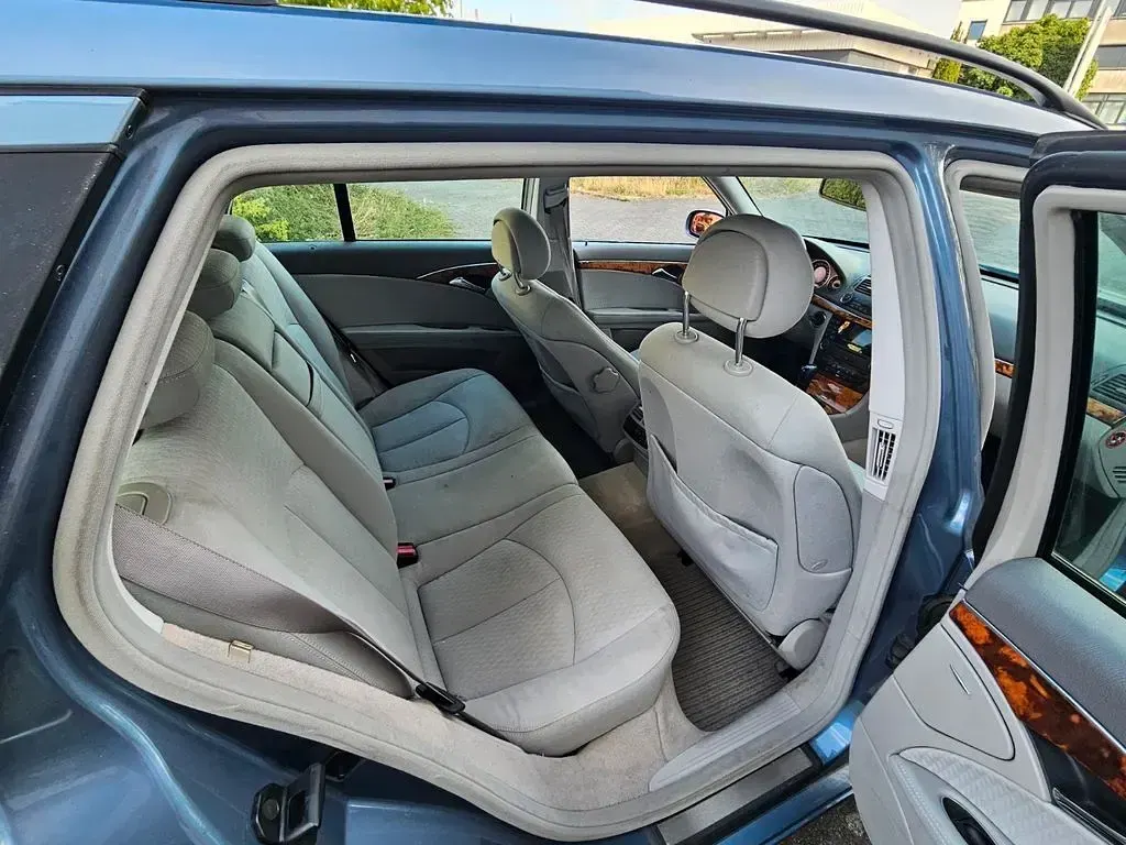 Gebraucht Mercedes E220 Elegance 150 PS (110 kW) 2003 Blau Kombi