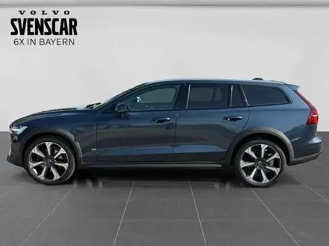 Gebraucht Volvo V60 CC 145 PS (106 kW) 2023 Kombi