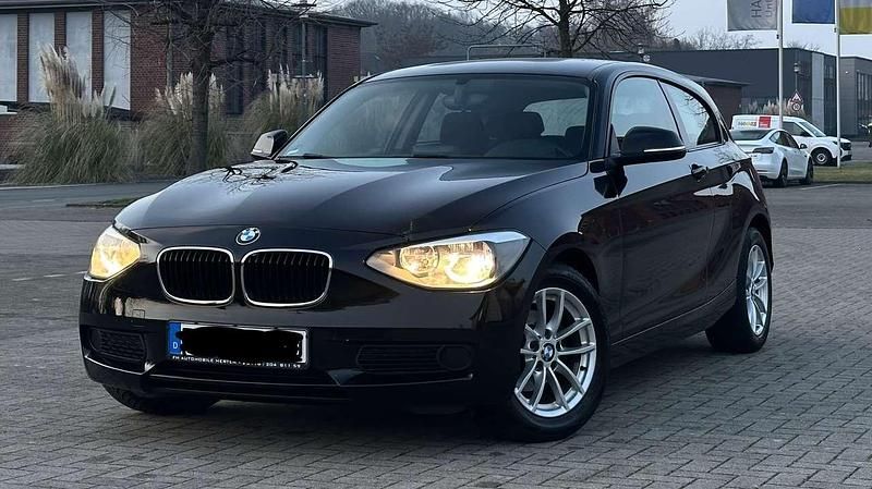 Gebraucht BMW 114 102 PS (75 kW) 2014 Schwarz Kleinwagen