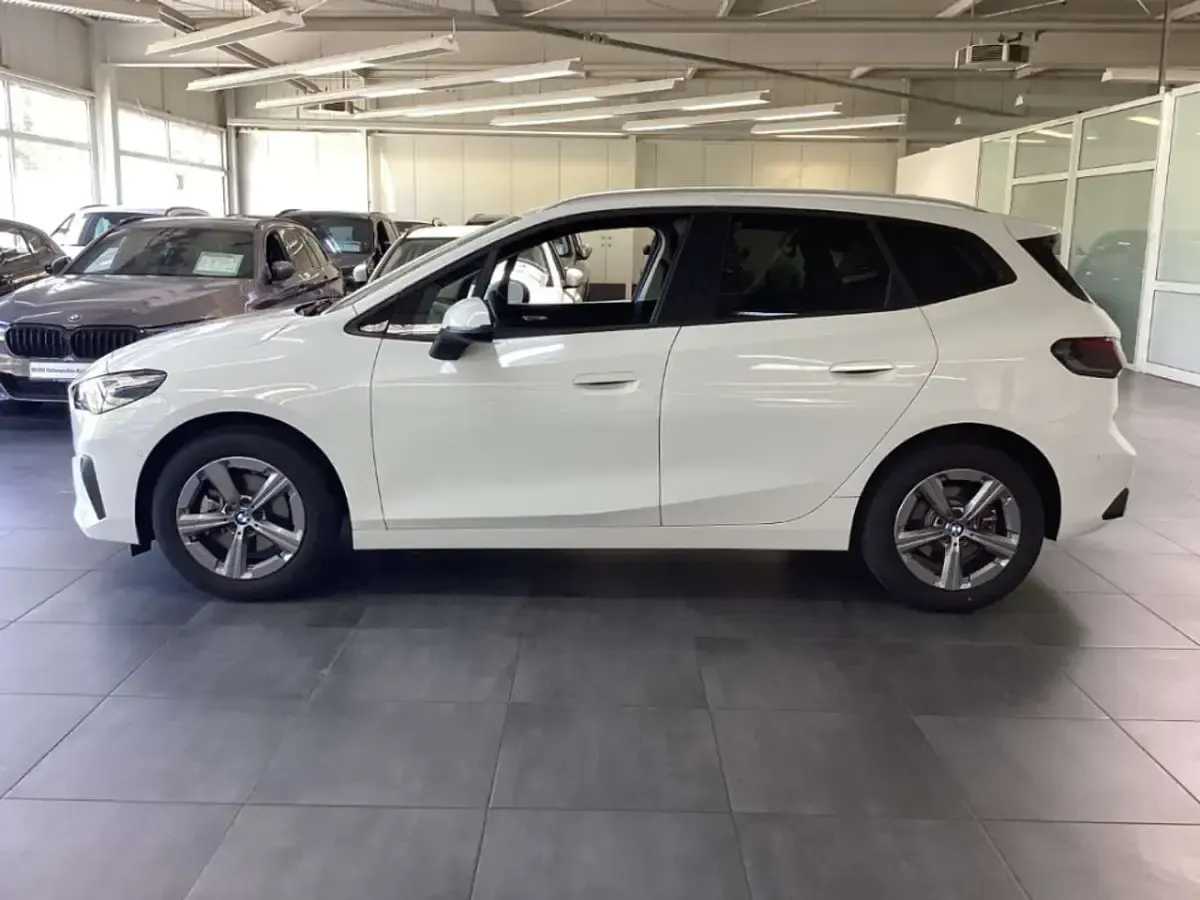 Gebraucht BMW 220 Active Tourer Luxury Line 170 PS (125 kW) 2025 Weiss Van / Kleinbus