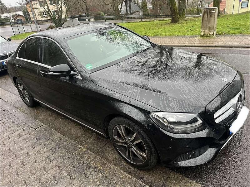 Gebraucht Mercedes C180 Avantgarde 156 PS (114 kW) 2017 Schwarz Limousine