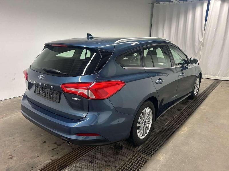 Gebraucht Ford Focus Titanium 125 PS (91 kW) 2021 Chromablau metallic Kombi