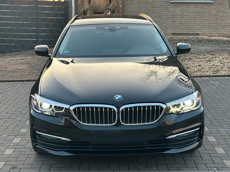 Gebraucht BMW 520 190 PS (139 kW) 2019 Schwarz Kombi
