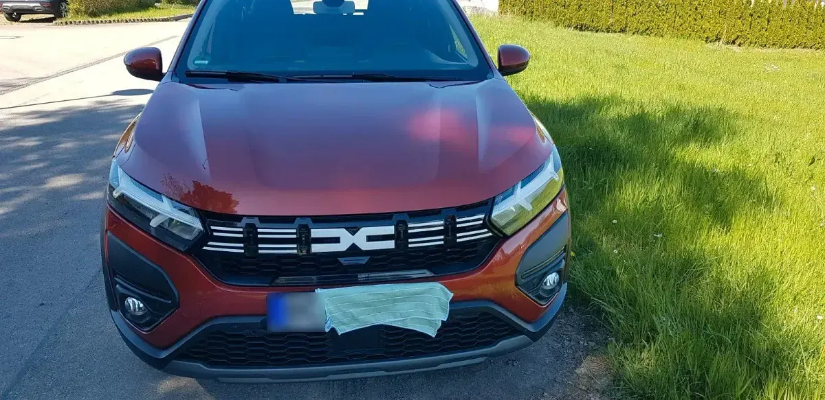 Używany Dacia Jogger Expression 110 KM (80 kW) 2023 Brązowy Minivan