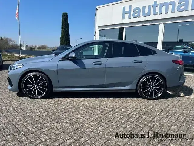 Gebraucht BMW 220 M Sport 190 PS (139 kW) 2023 Grau Coupé