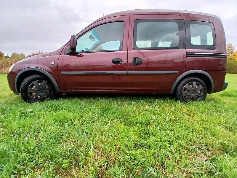 Violet Gebraucht 2005 Opel Combo Van / Kleinbus | 1.150 € (Guter Preis) - Bild 1/4
