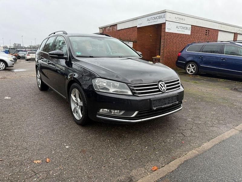 Gebraucht VW Passat Comfortline 140 PS (102 kW) 2011 Blau Kombi