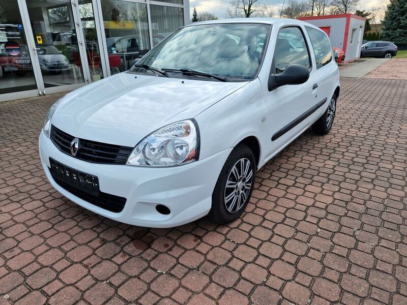 Weiß Gebraucht 2009 Renault Clio II Authentique Kleinwagen | 3.990 € (Etwas zu teuer) - Bild 1/4
