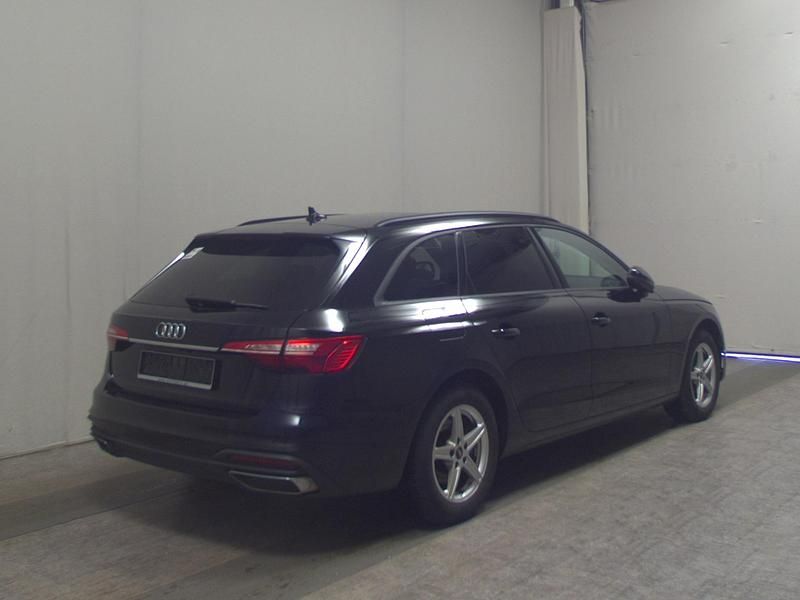 Gebraucht Audi A4 Advanced 163 PS (119 kW) 2022 Schwarz Kombi