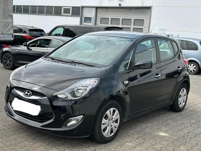 Schwarz Gebraucht 2014 Hyundai ix20 Van / Kleinbus | 5.200 € (Guter Preis) - Bild 1/4