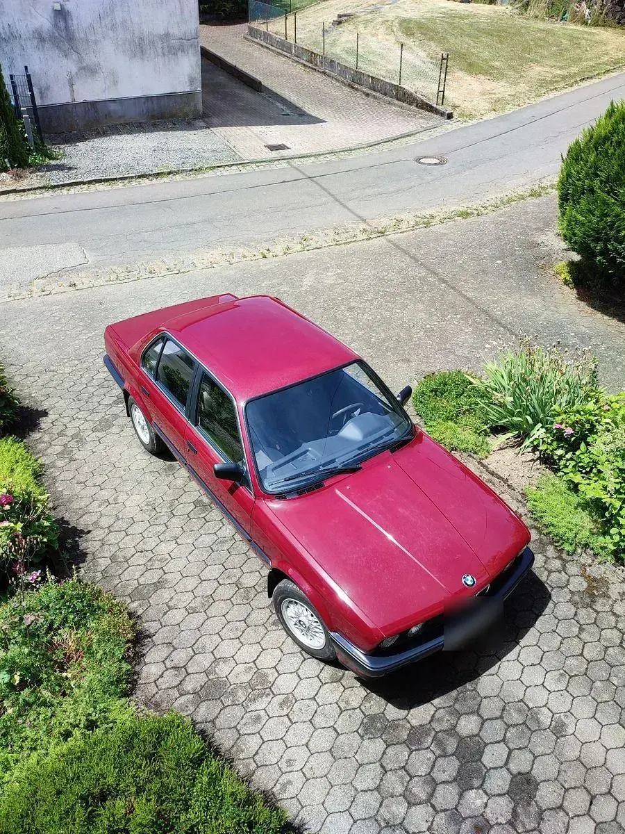 Gebraucht BMW 316 102 PS (75 kW) 1988 Rot Limousine