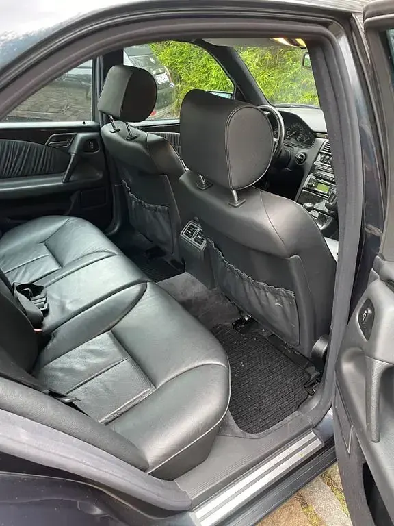 Gebraucht Mercedes E420 Avantgarde 279 PS (205 kW) 1996 Blau Limousine