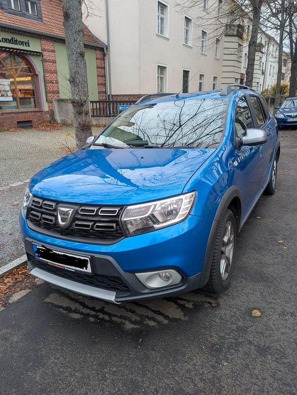 Blau Gebraucht 2018 Dacia Logan MCV Stepway Kombi | 8.400 € (Guter Preis) - Bild 1/4