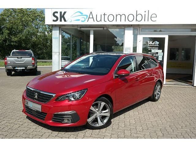 Ultimaterot/metallic Gebraucht 2017 Peugeot 308 Allure Kombi | 12.450 € (Etwas zu teuer) - Bild 1/4