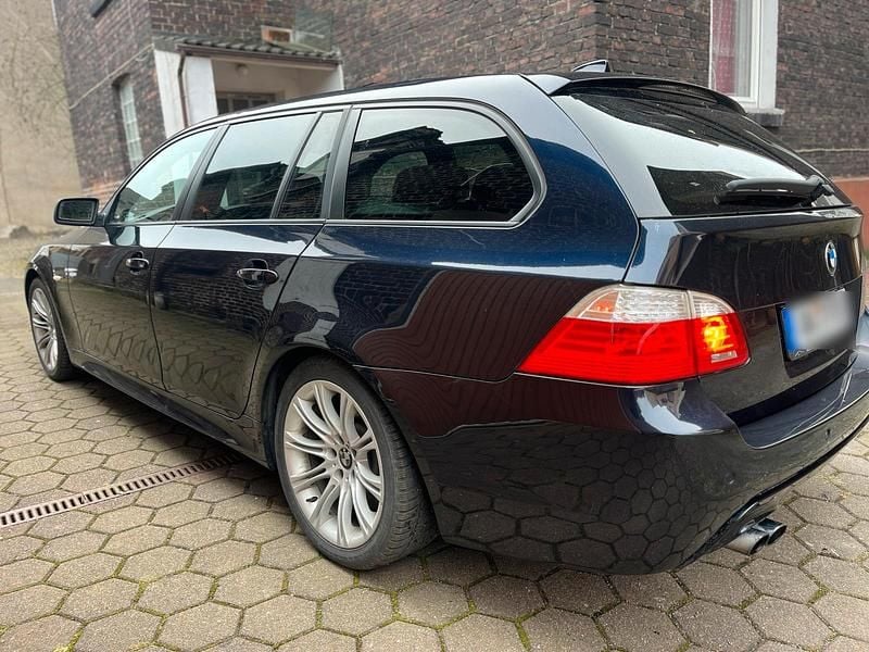 Gebraucht BMW 530 M Sport 272 PS (200 kW) 2007 Blau Kombi