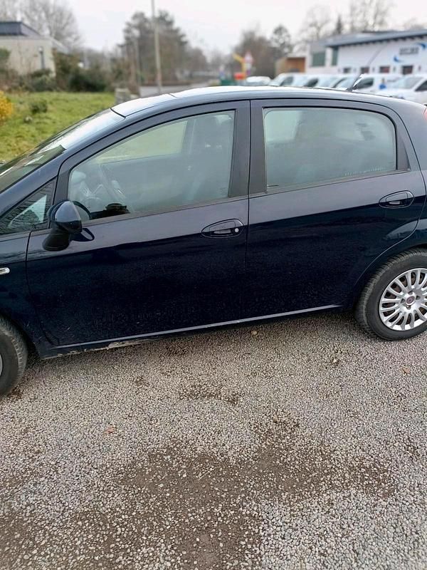 Gebraucht Fiat Punto 77 PS (56 kW) 2009 Blau Limousine
