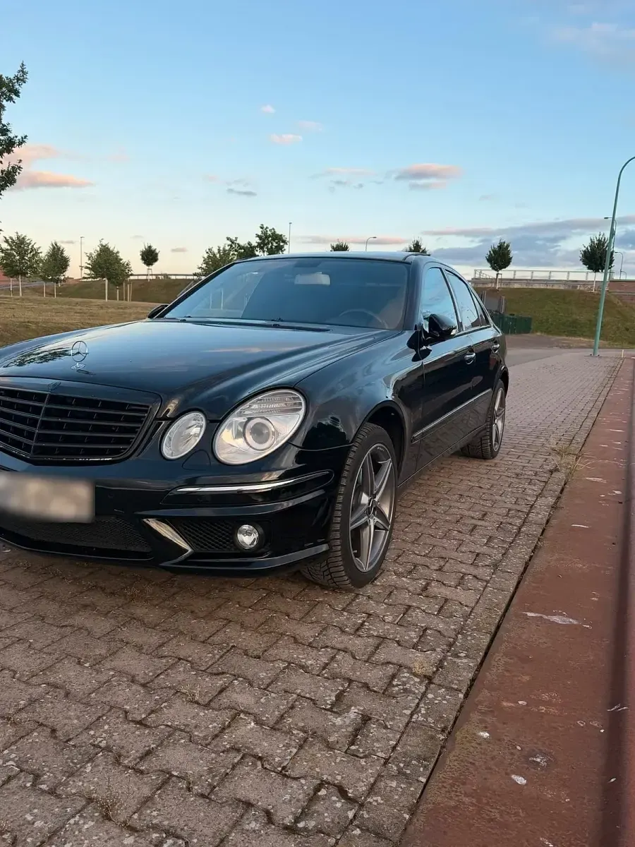 Gebraucht Mercedes E320 Avantgarde 224 PS (164 kW) 2006 Schwarz Limousine