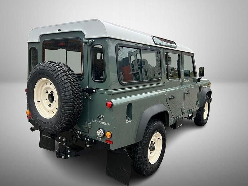 Gebraucht Land Rover Defender 122 PS (89 kW) 2015 Grün Kombi