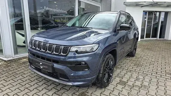 Second-hand Jeep Compass 241 CP (177 kW) 2022 Albastru SUV