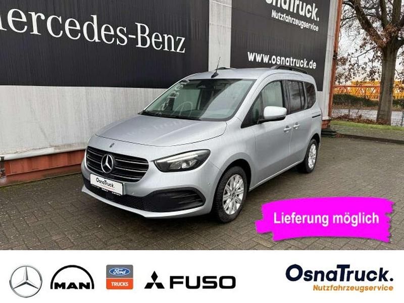 Helvinsilber Gebraucht 2023 Mercedes T180 Progressive Van / Kleinbus | 25.900 € (Superpreis) - Bild 1/4