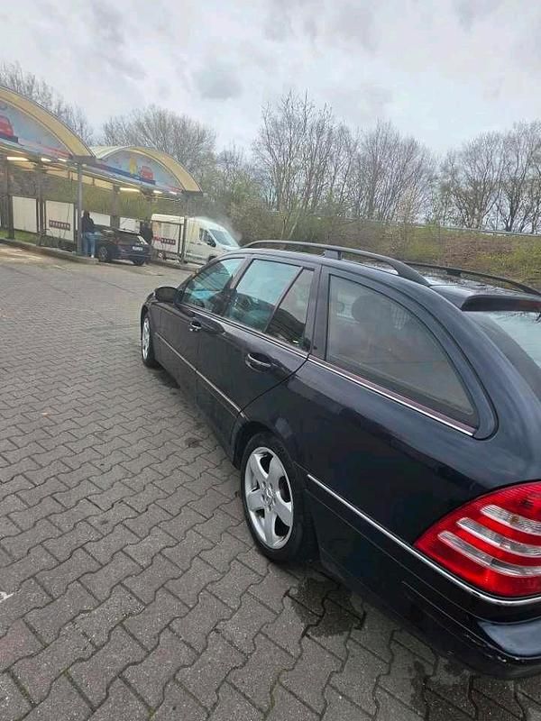 Gebraucht Mercedes C200 122 PS (89 kW) 2006 Blau Limousine