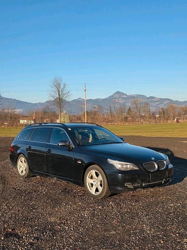 Blau Gebraucht 2009 BMW 530 Kombi | 7.500 € (Etwas zu teuer) - Bild 1/4