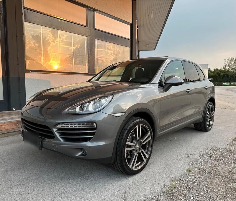 Grau Gebraucht 2010 Porsche Cayenne SUV | 17.300 € - Bild 1/4