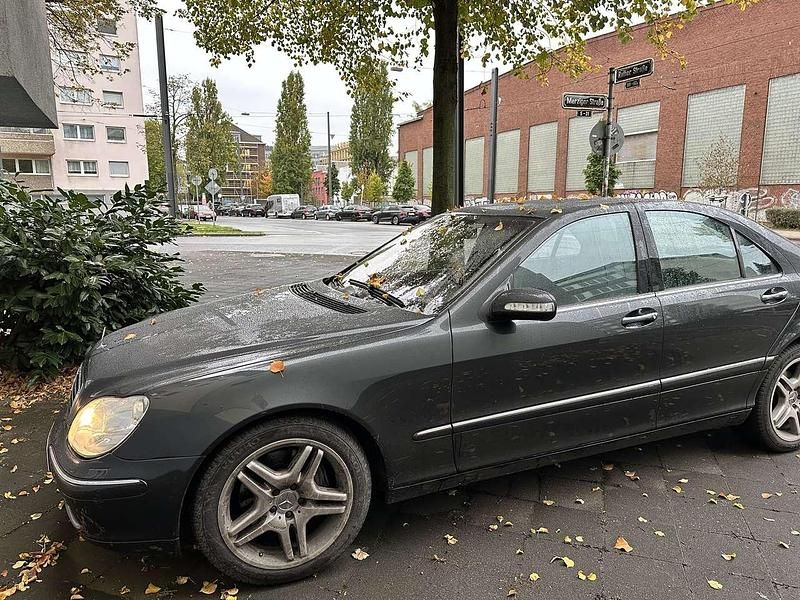 Grau Gebraucht 2003 Mercedes S430 Limousine | 4.200 € (Fairer Preis) - Bild 1/4
