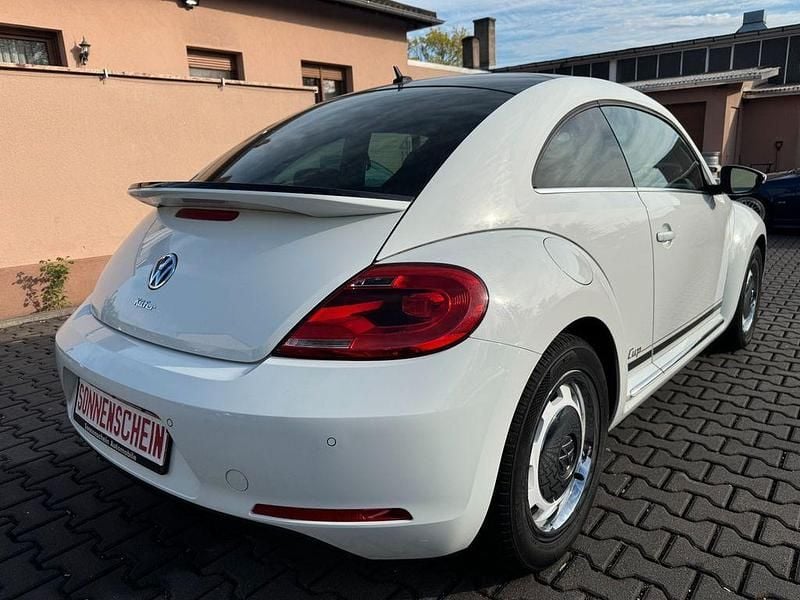 Gebraucht VW Beetle Cup 105 PS (77 kW) 2014 Weiß Kleinwagen