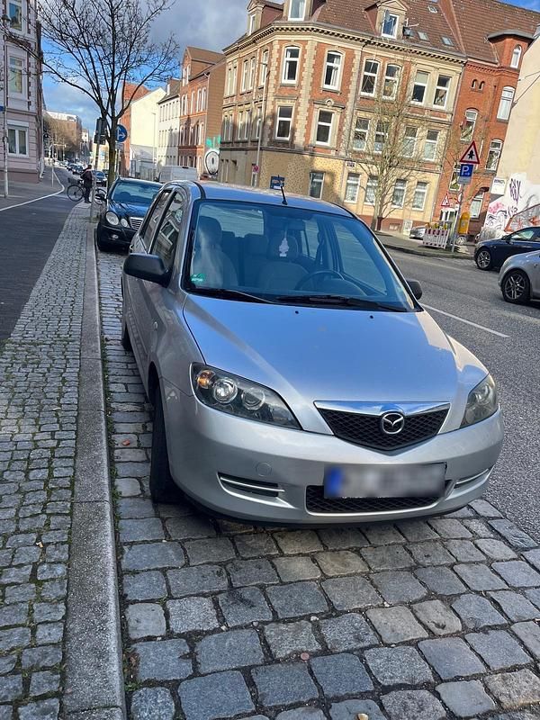 Gebraucht Mazda 2 55 PS (40 kW) 2007 Silber Kleinwagen